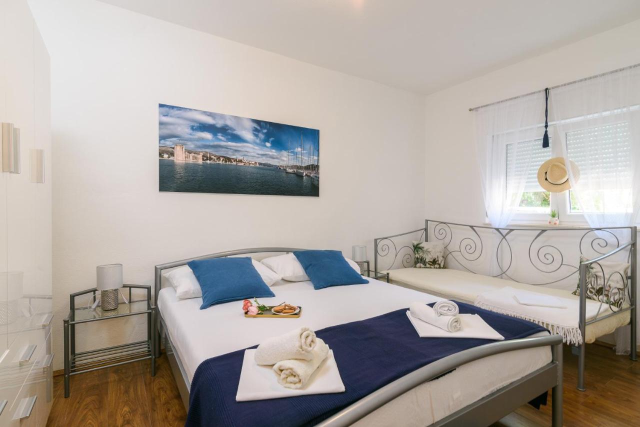 Apartments Mare Трогир Экстерьер фото