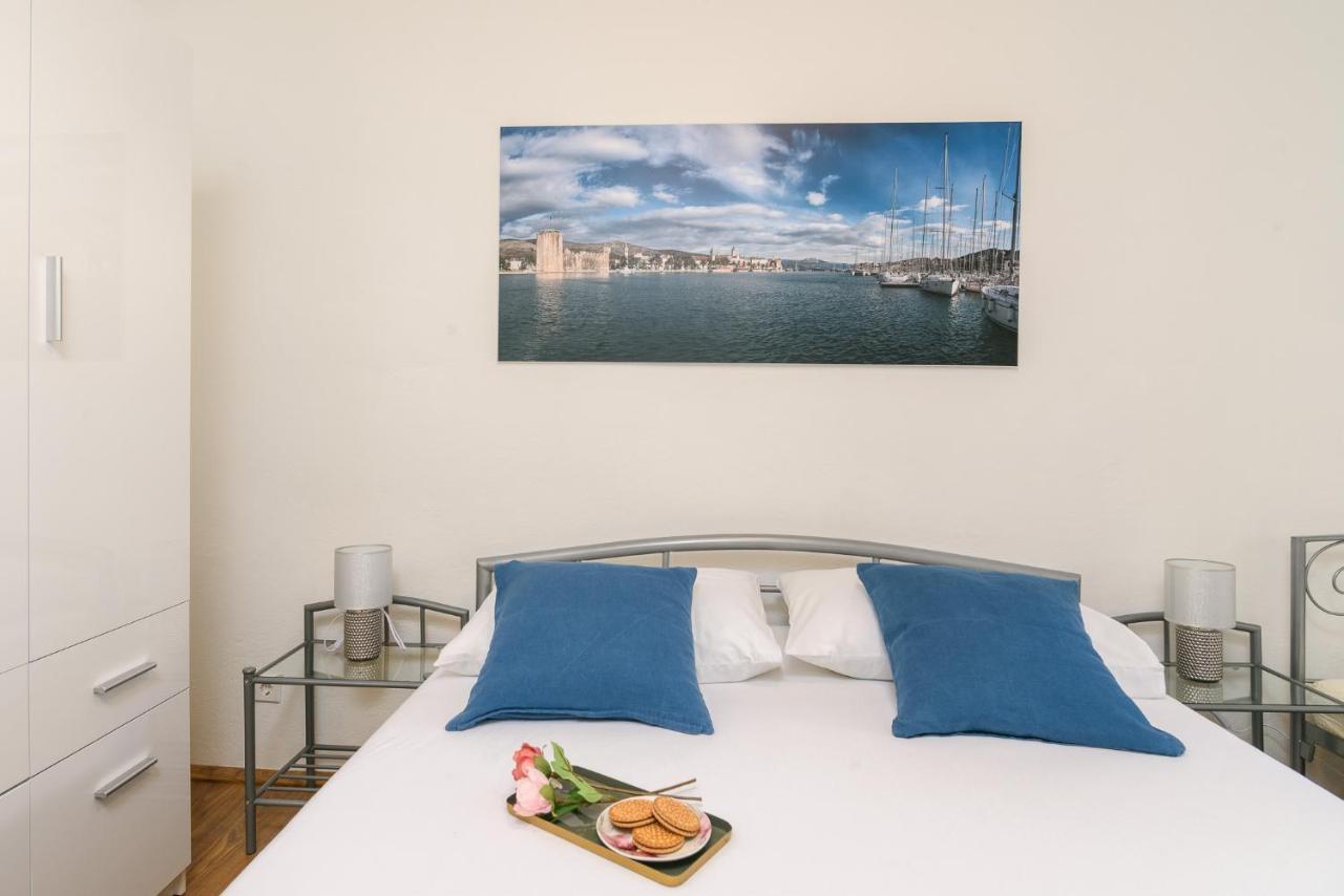 Apartments Mare Трогир Экстерьер фото