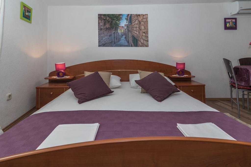 Apartments Mare Трогир Экстерьер фото