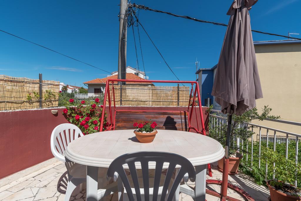 Apartments Mare Трогир Экстерьер фото